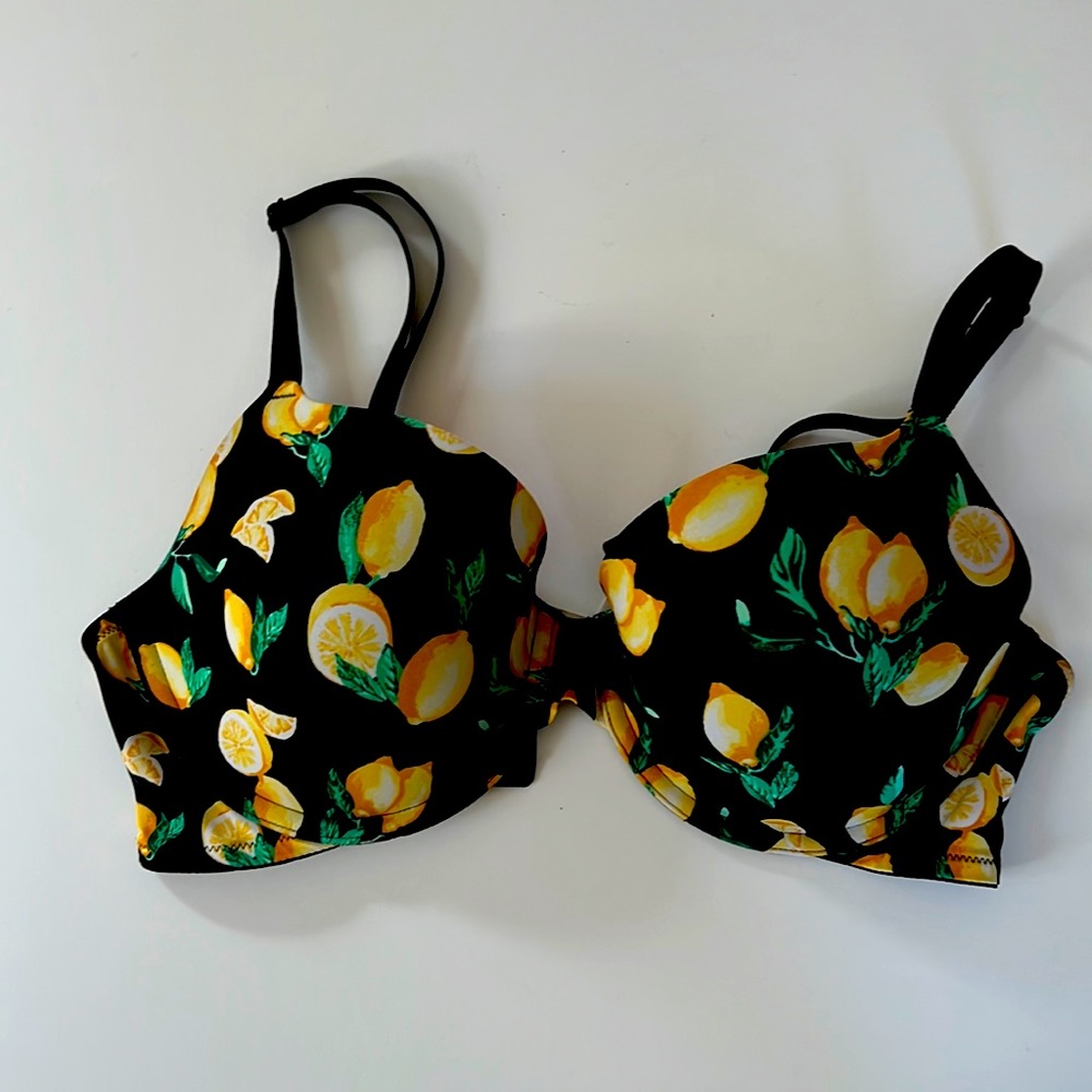Wear Everywhere t-shirt lightly lined 34 D by PINK Victoria’s Secret
